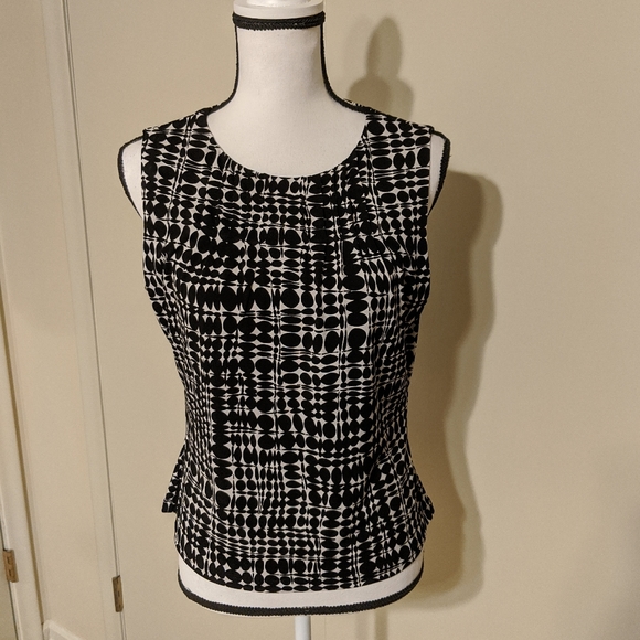 Calvin Klein size Medium sleeveless top - Picture 1 of 6